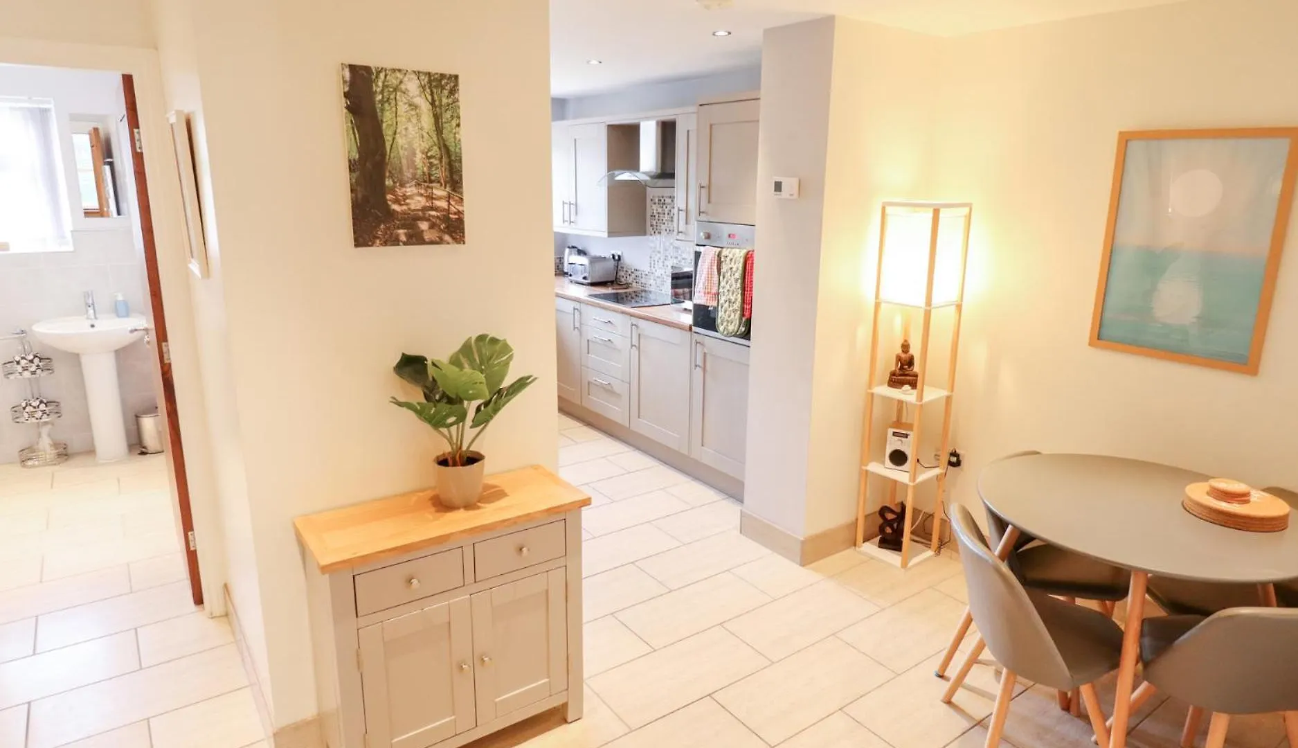 4 Lynton Cottages Kingston upon Hull 0*,  United Kingdom