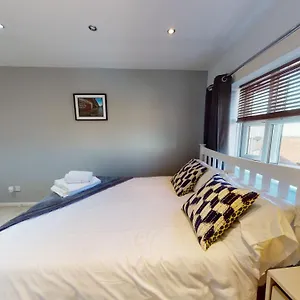  Holiday home Victoria House